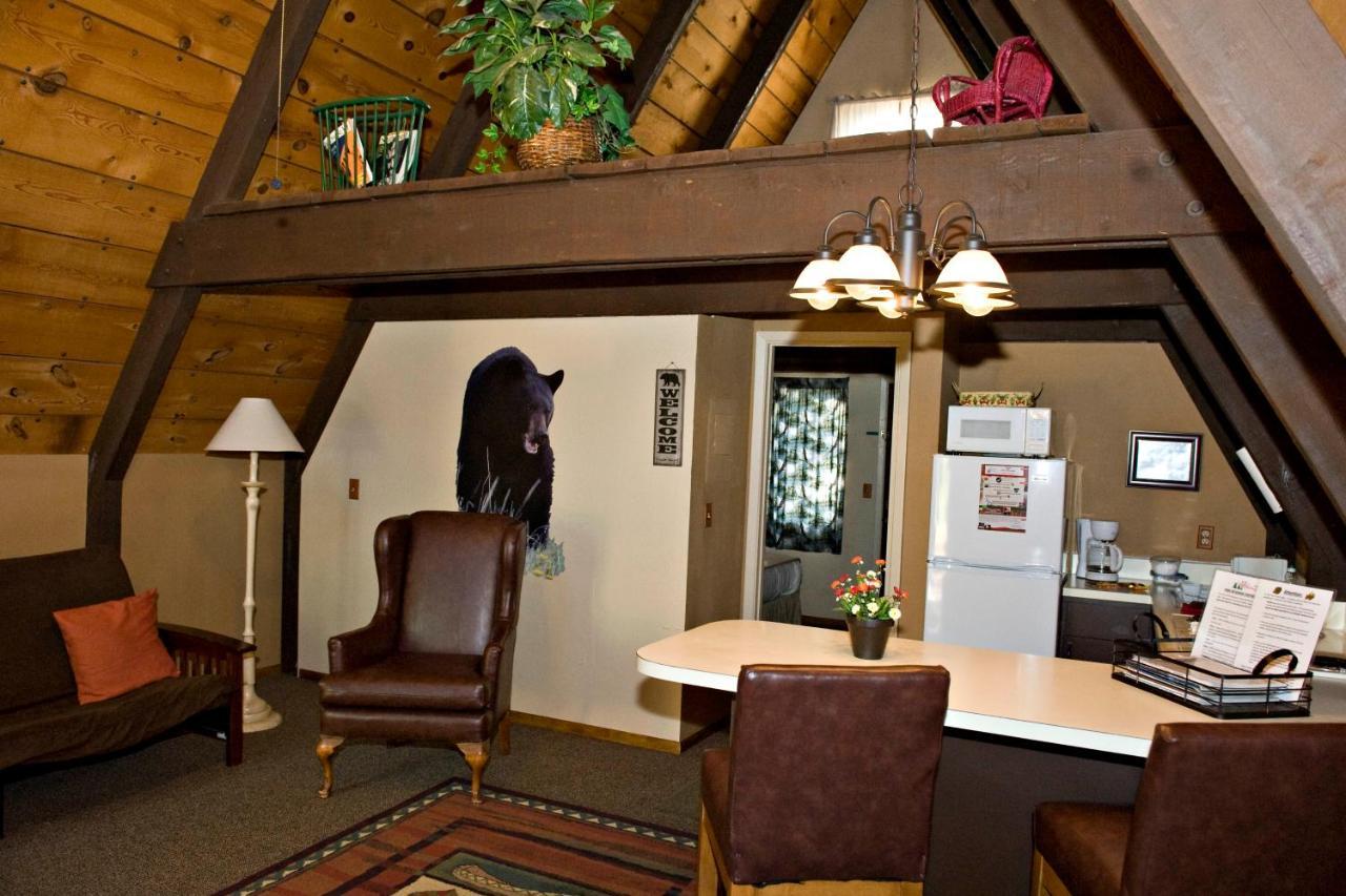 Cabins On Strawberry Hill Hotell Pine Exteriör bild