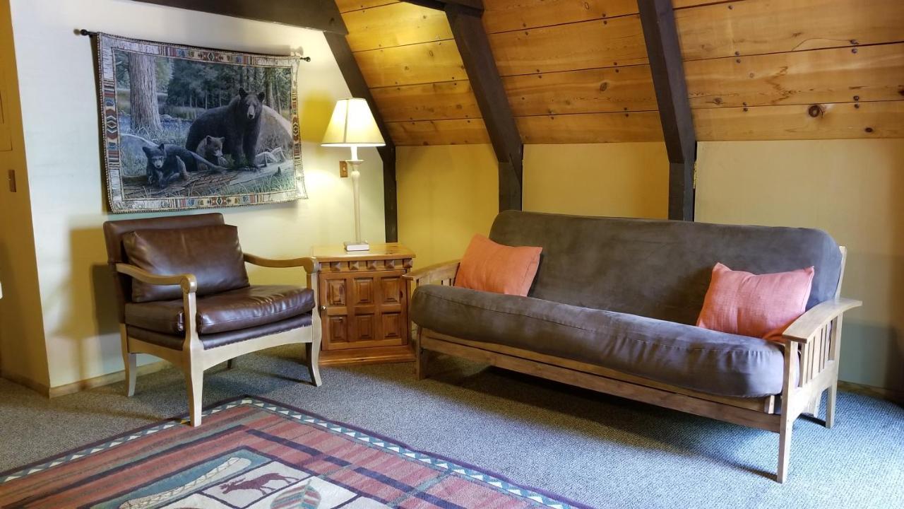 Cabins On Strawberry Hill Hotell Pine Exteriör bild